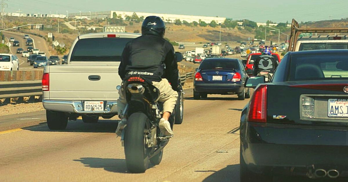 Oregon Lane Splitting Measure Would Allow Motorcycles To Travel Between Traffic Lanes 1