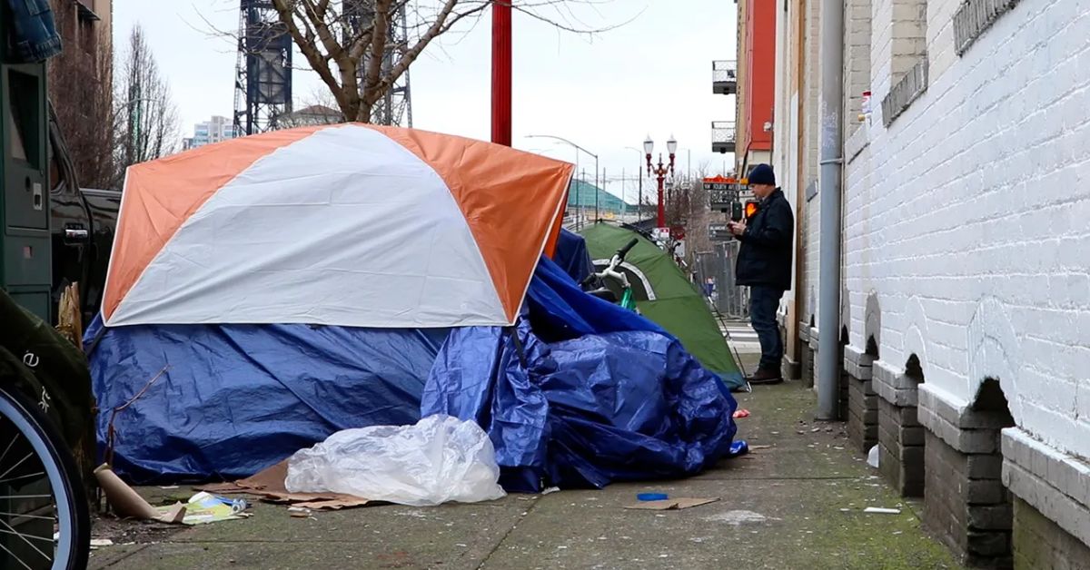 Oregon Lawmakers Want to Let Homeless People Sue for "Harassment"