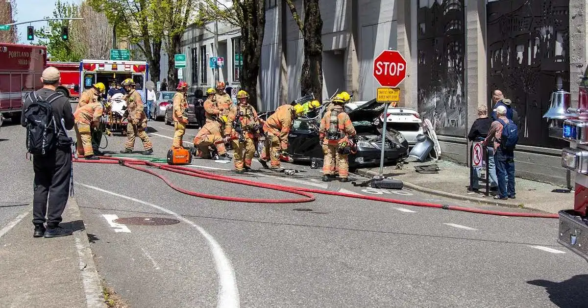 Downtown Portland Accident Leaves Two Injured in Serious Two-Car Cr@sh 