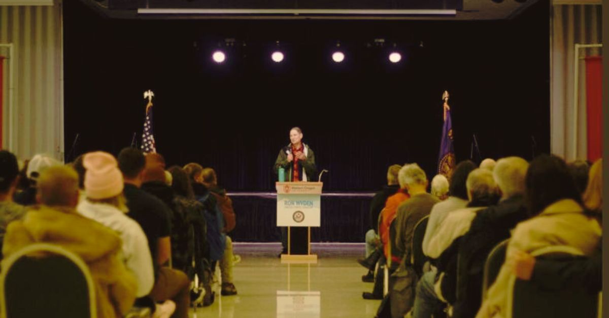 Wyden's Rural Town Hall Meetings in Greater Idaho