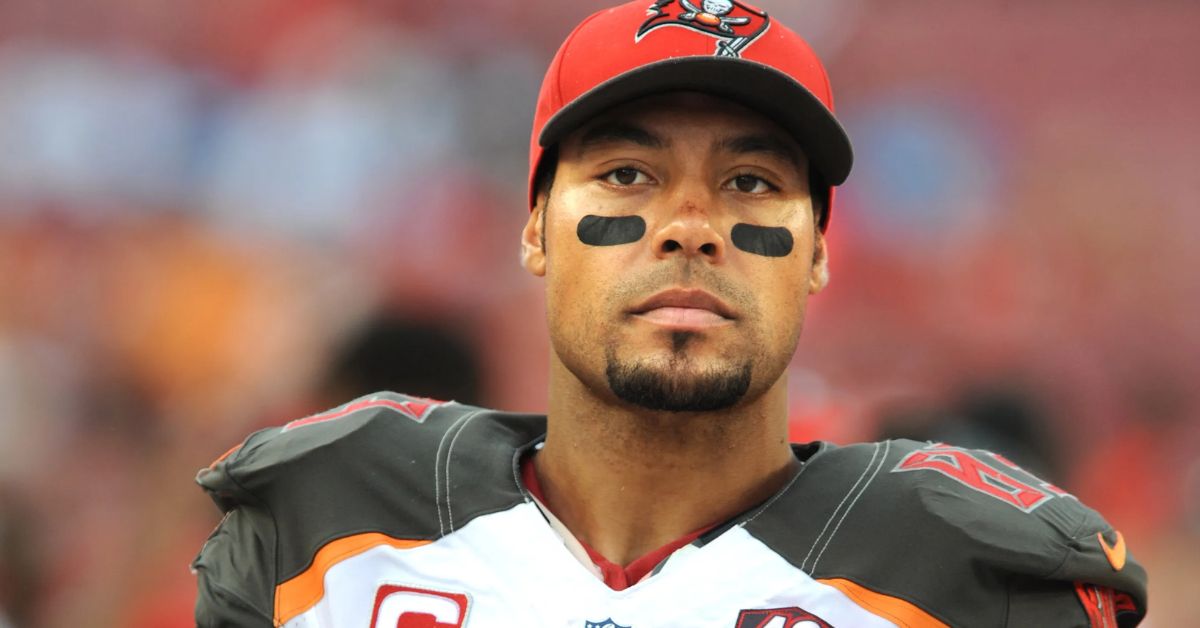 Vincent Jackson's Body Found in Hotel Room